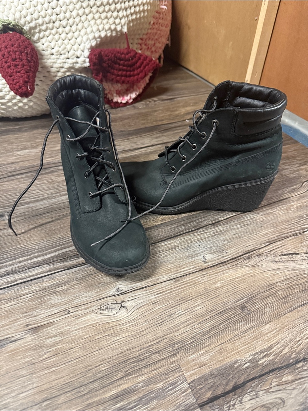 Timberland Women's Black Lace-Up Wedge Boots
